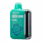 Sweet blue candy pop flavor with playful sour edge — 달콤한 캔디 팝 향과 블루 톤 감성을 느낄 수 있는 Geek Bar Pulse Blow Pop 5% 디바이스.
